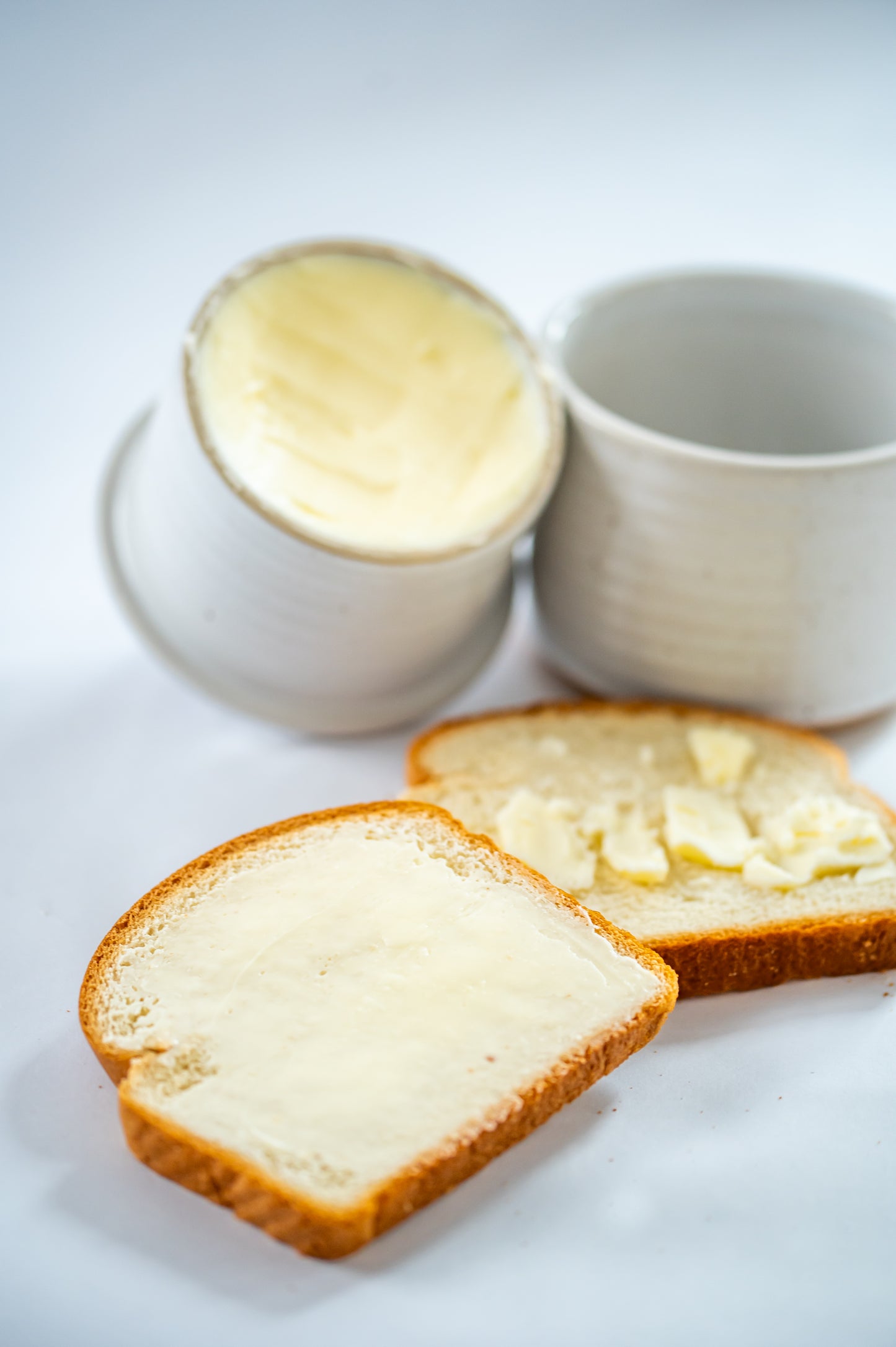 Farmhouse-Style French Butter Crock – Keeps Butter Soft & Spreadable