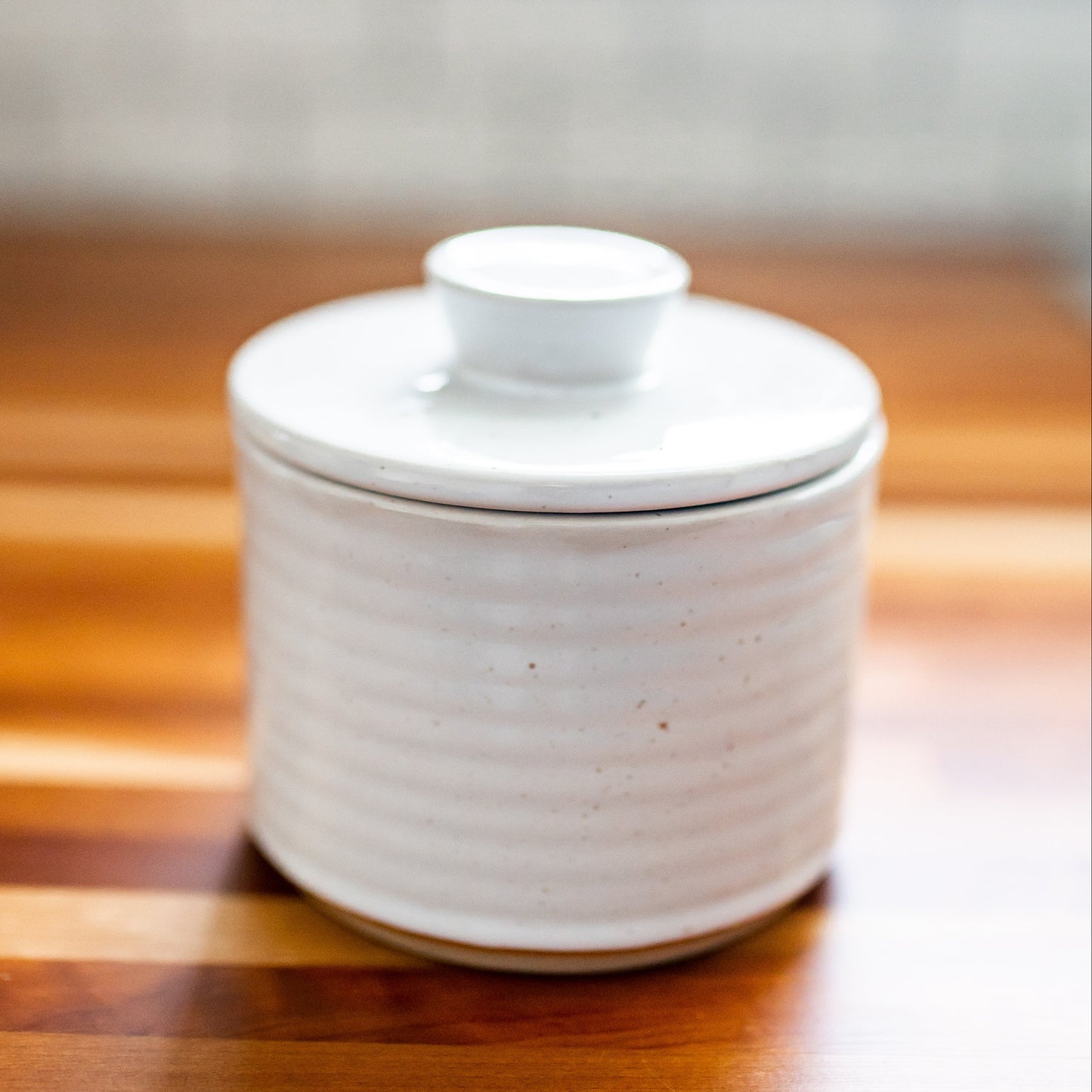 Farmhouse-Style French Butter Crock – Keeps Butter Soft & Spreadable